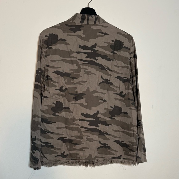 Sanctuary Green and Brown Camo Lightweight Raw Edge Jacket - Picture 4 of 9
